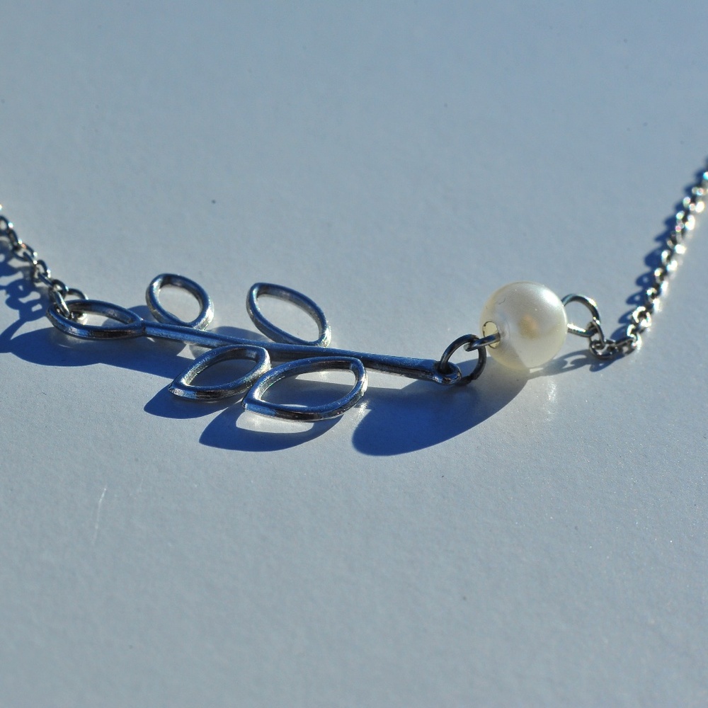 Leafy FA Pearl Ball Charm on Chain Choker Necklace Silver Lobster Clasp